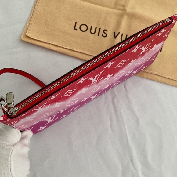 Nwot Louis Vuitton Escale Neverfull MM Pochette - Picture 7 of 10